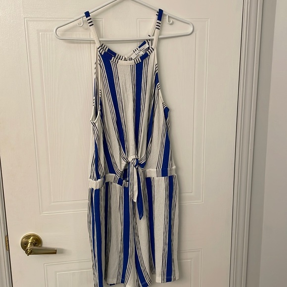 One piece - Picture 1 of 3